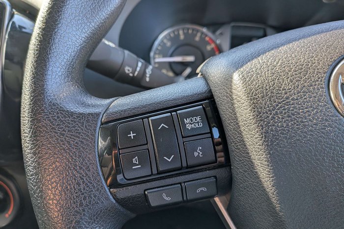 2022 Toyota Hilux SR