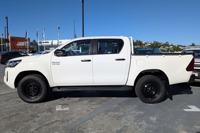 2022 Toyota Hilux SR