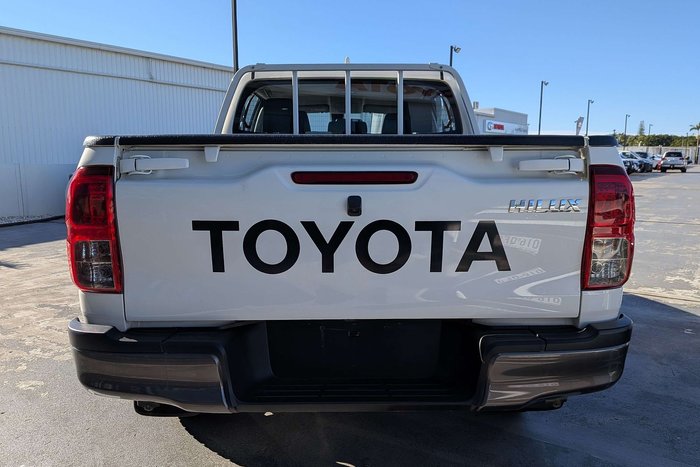 2022 Toyota Hilux SR