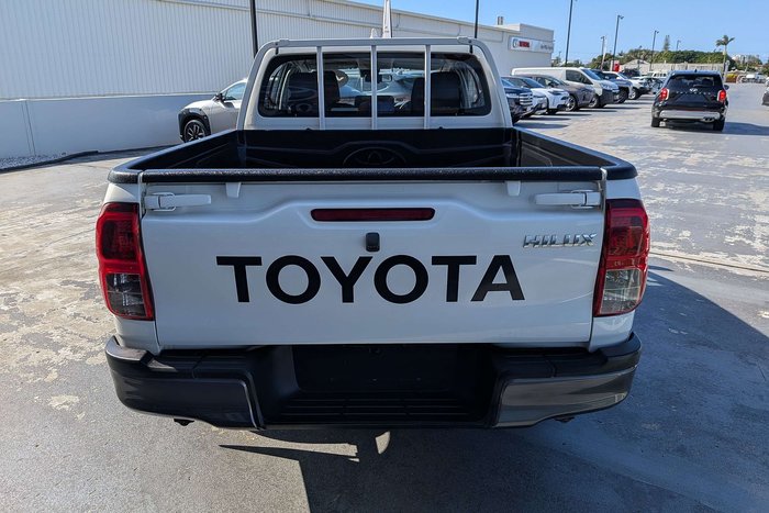 2022 Toyota Hilux SR
