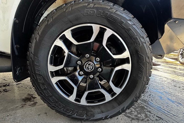 2020 Toyota Hilux SR5