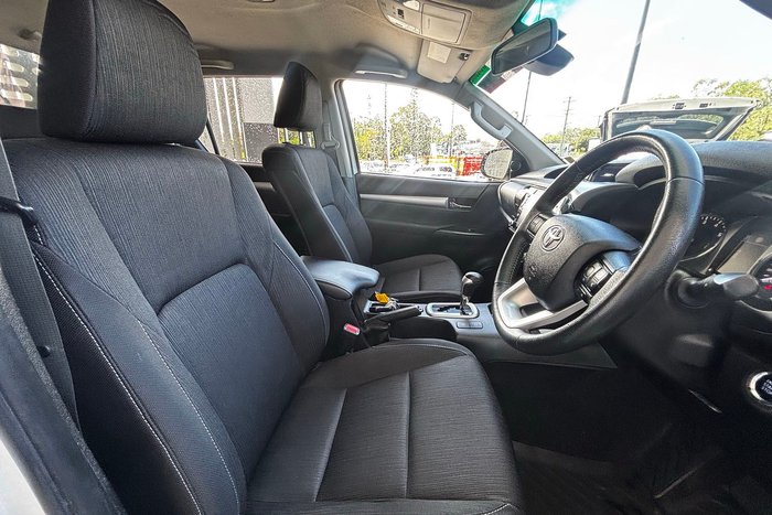 2020 Toyota Hilux SR5