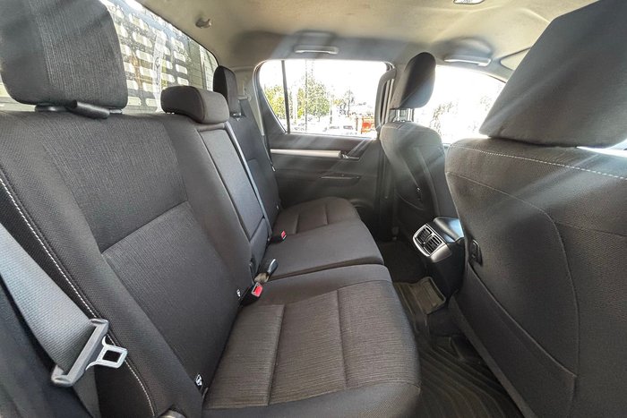 2020 Toyota Hilux SR5