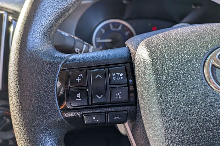 2017 Toyota Hilux SR