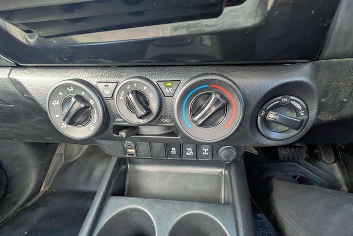 2017 Toyota Hilux SR