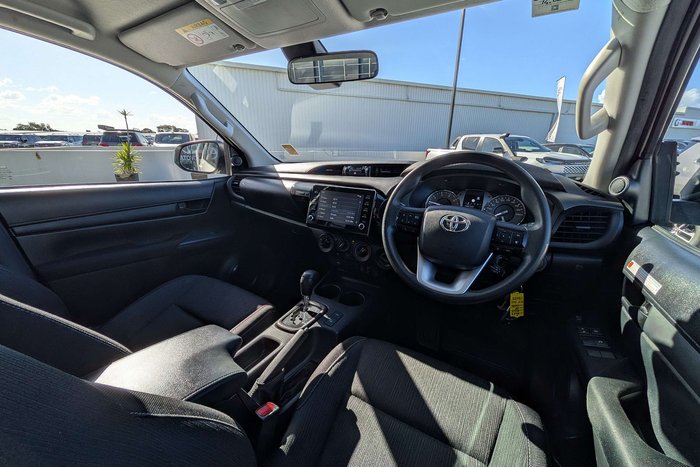 2023 Toyota Hilux SR