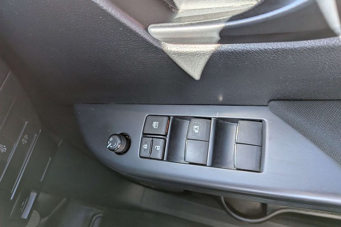 2023 Toyota Hilux SR