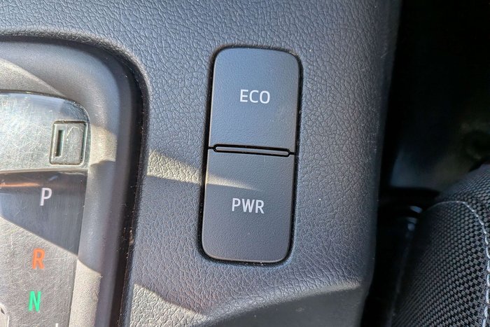 2023 Toyota Hilux SR