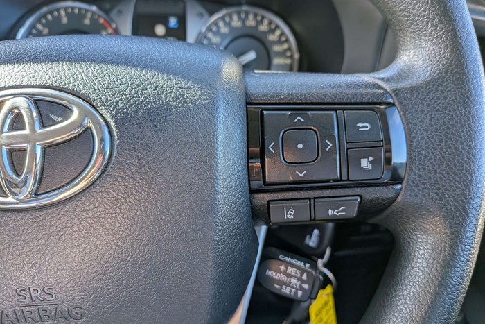 2023 Toyota Hilux SR