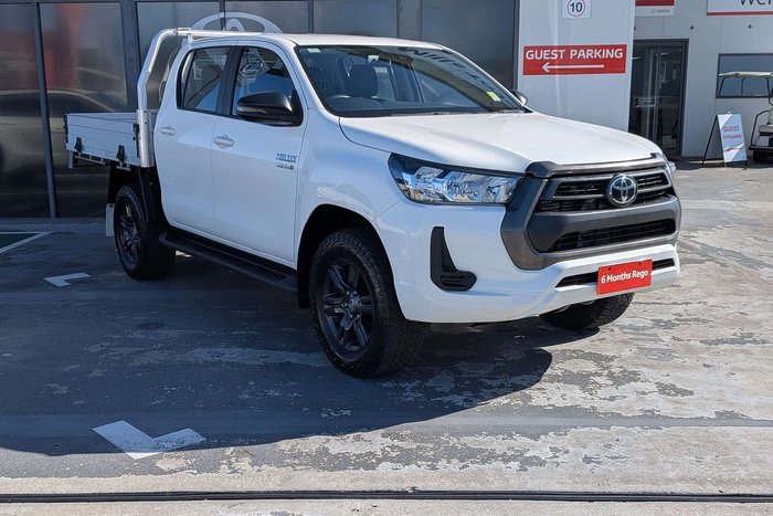 2023 Toyota Hilux SR
