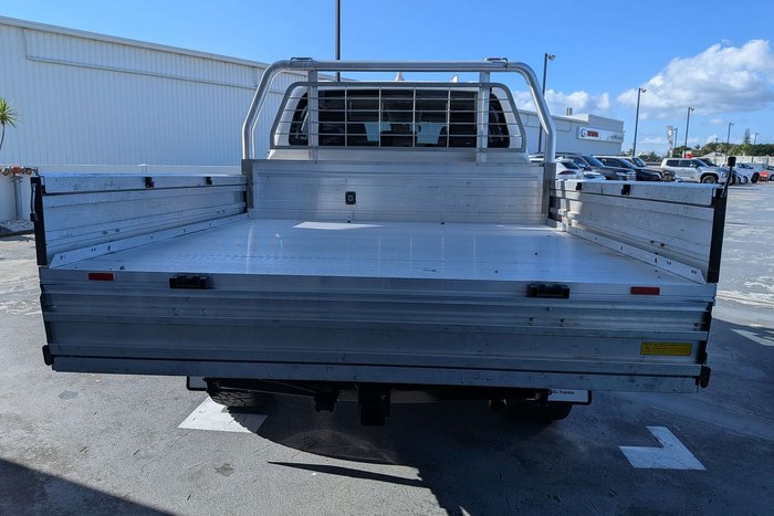 2023 Toyota Hilux SR