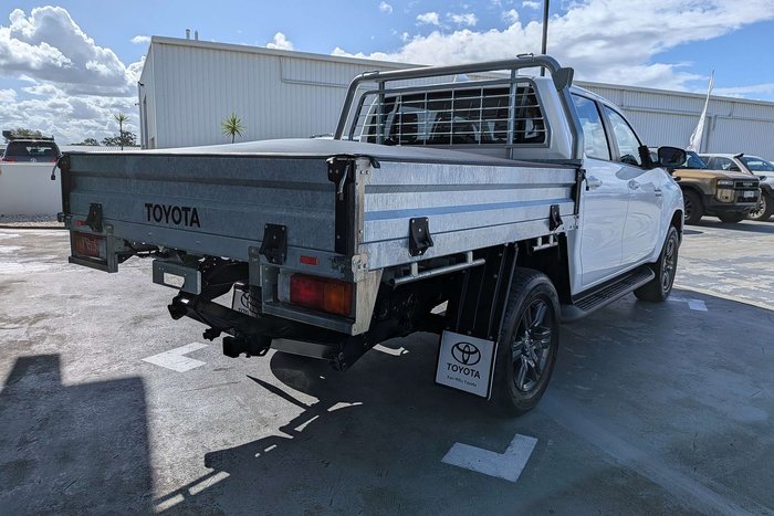 2023 Toyota Hilux SR