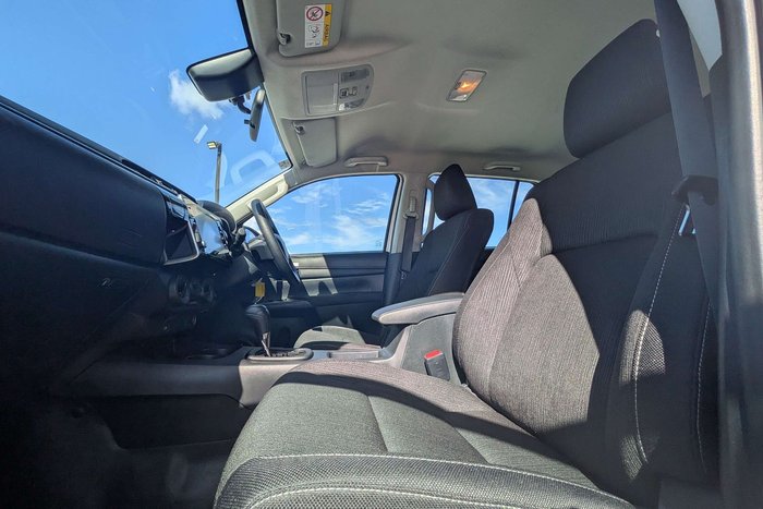 2023 Toyota Hilux SR