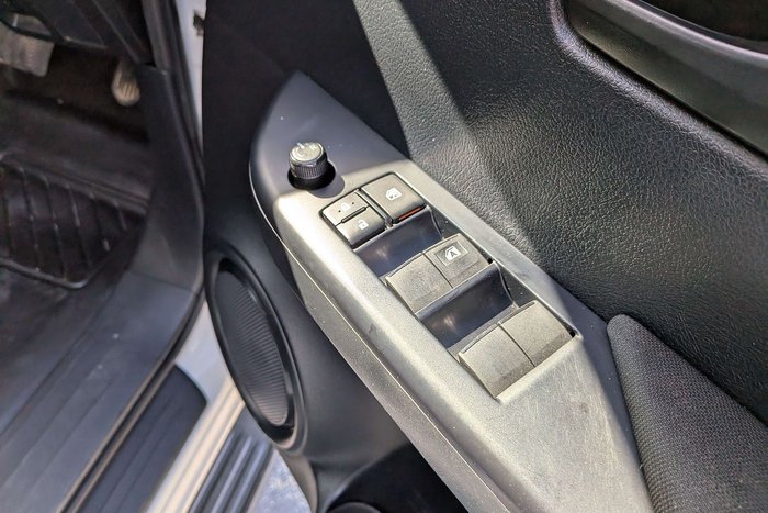 2023 Toyota Hilux SR