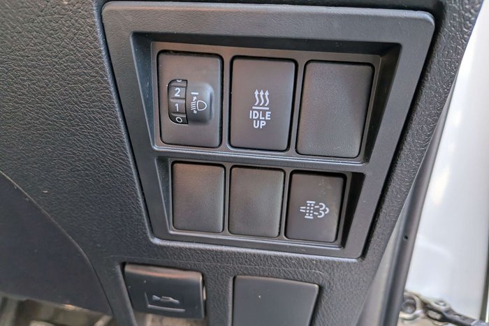 2023 Toyota Hilux SR