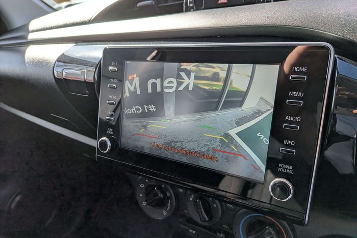 2023 Toyota Hilux SR