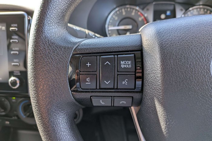 2023 Toyota Hilux SR