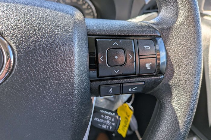 2023 Toyota Hilux SR