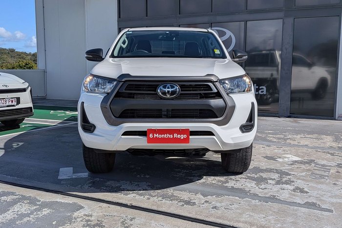 2023 Toyota Hilux SR