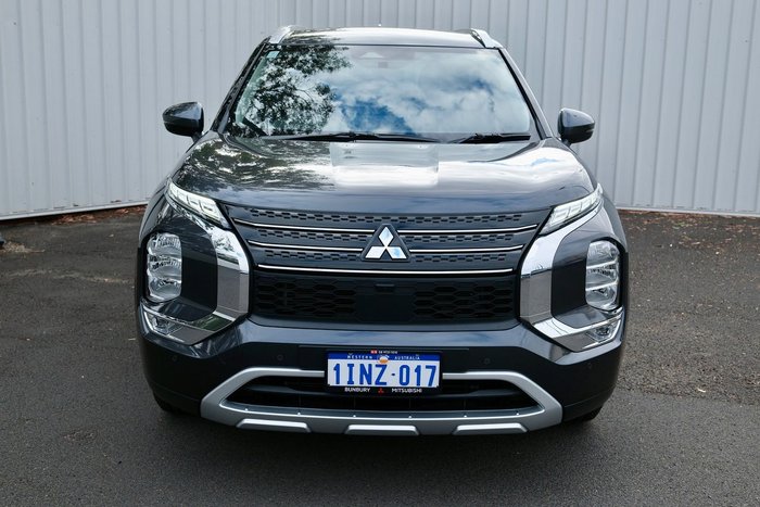 2025 Mitsubishi Outlander LS