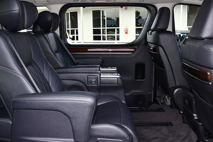 2019 Toyota Granvia VX