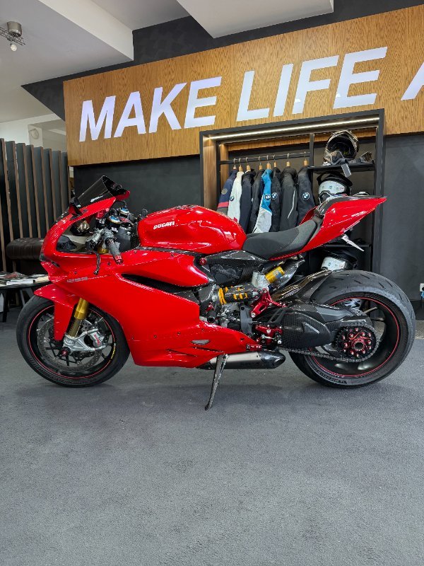 2015 DUCATI 1299 PANIGALE S Red