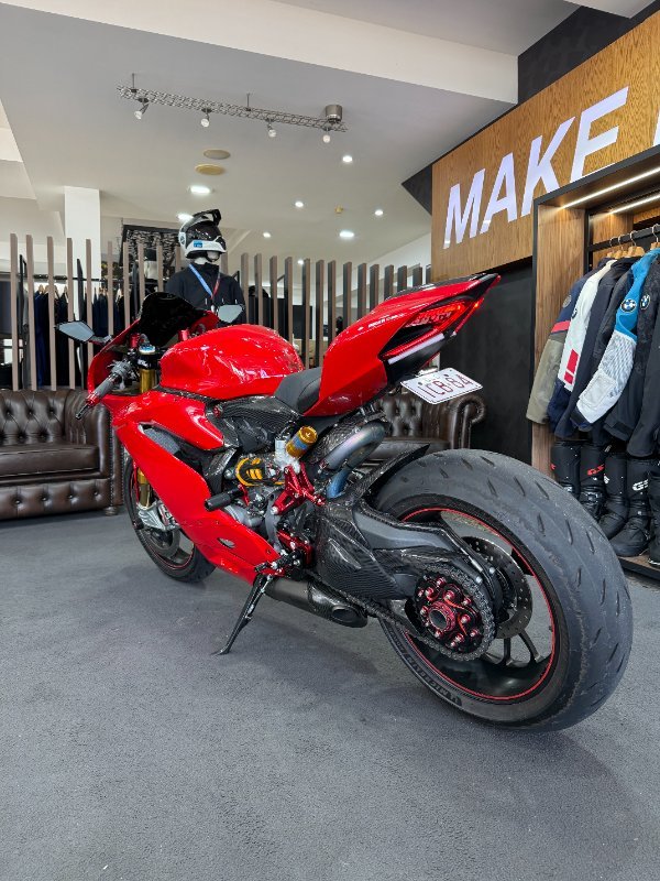 2015 DUCATI 1299 PANIGALE S Red