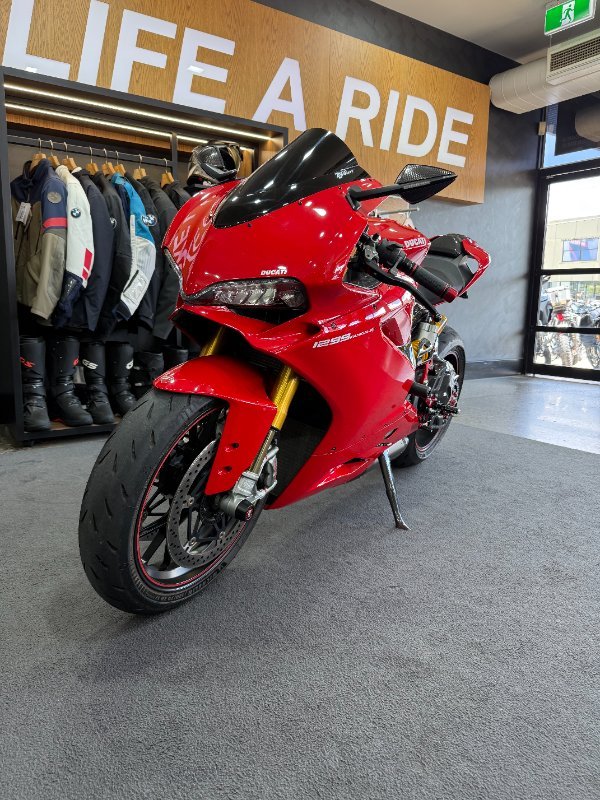 2015 DUCATI 1299 PANIGALE S Red