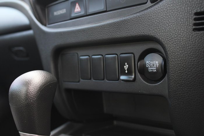 2018 Mitsubishi Triton GLX MR MY19 4x2 White