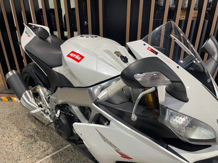 2013 Aprilia RSV4 R WHITE