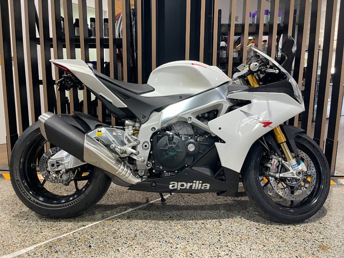 2013 Aprilia RSV4 R WHITE