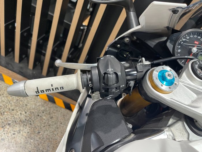 2013 Aprilia RSV4 R WHITE