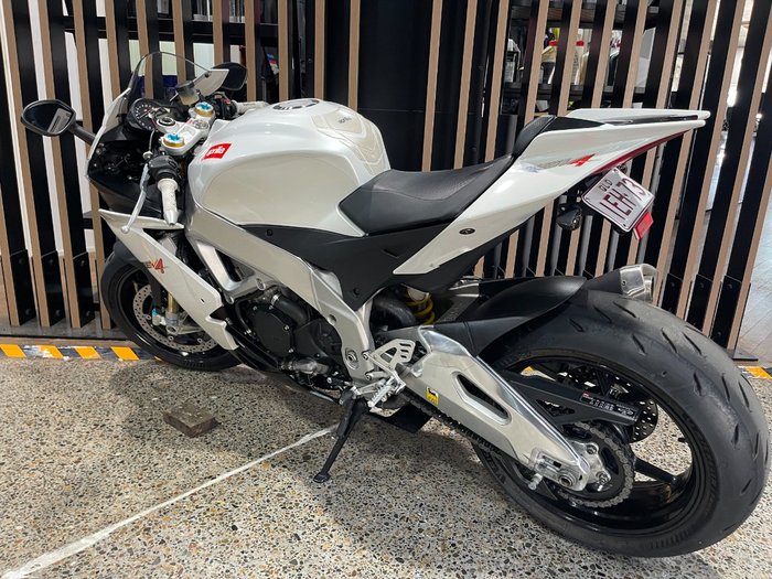 2013 Aprilia RSV4 R WHITE
