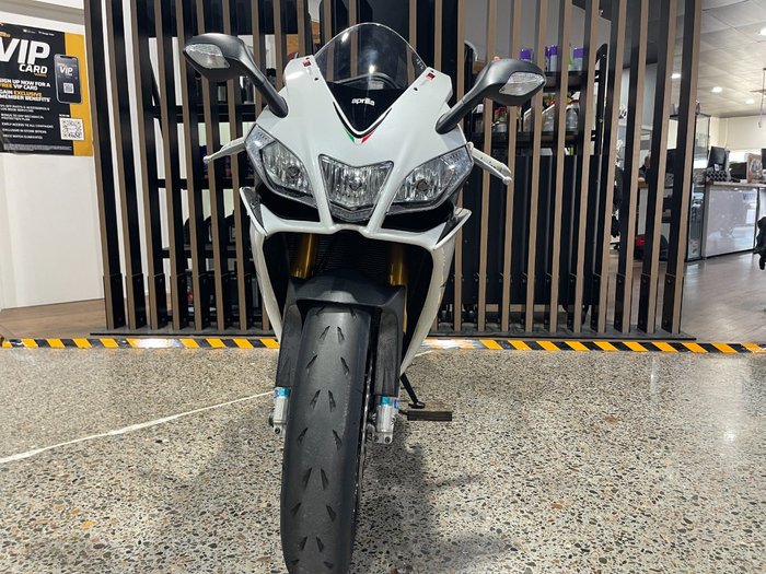2013 Aprilia RSV4 R WHITE