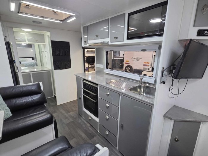 2018 Evolution Caravans Luxliner