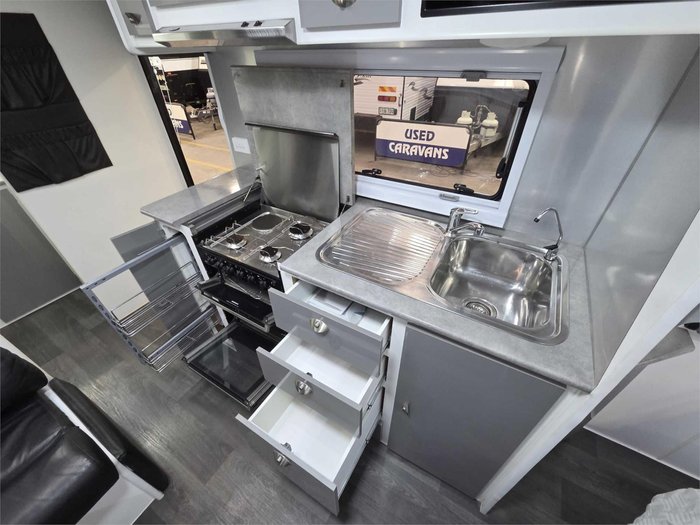 2018 Evolution Caravans Luxliner