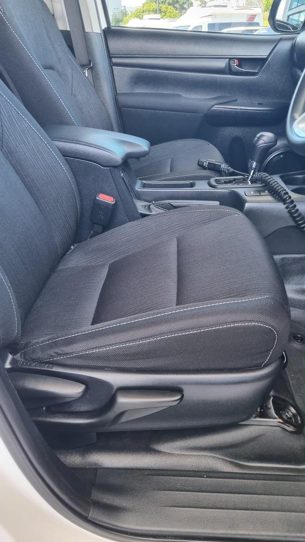 2022 Toyota Hilux SR