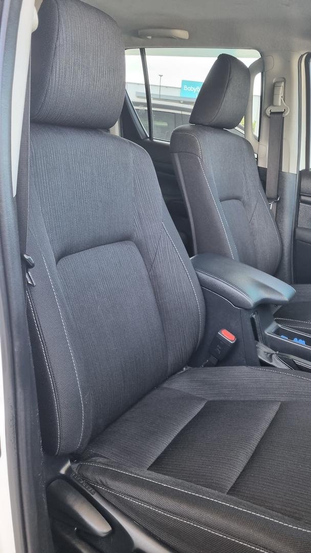 2022 Toyota Hilux SR