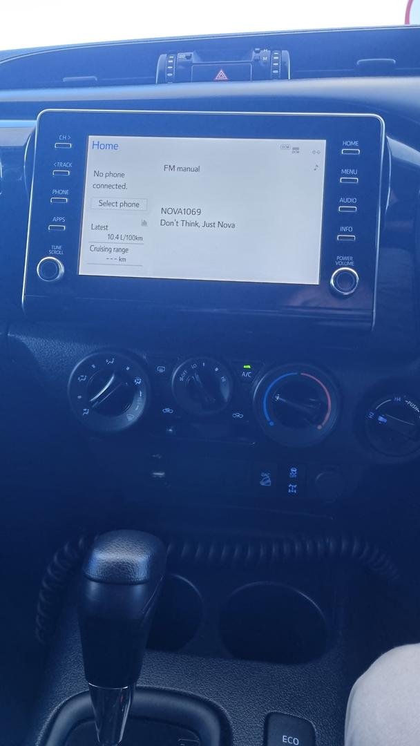 2022 Toyota Hilux SR