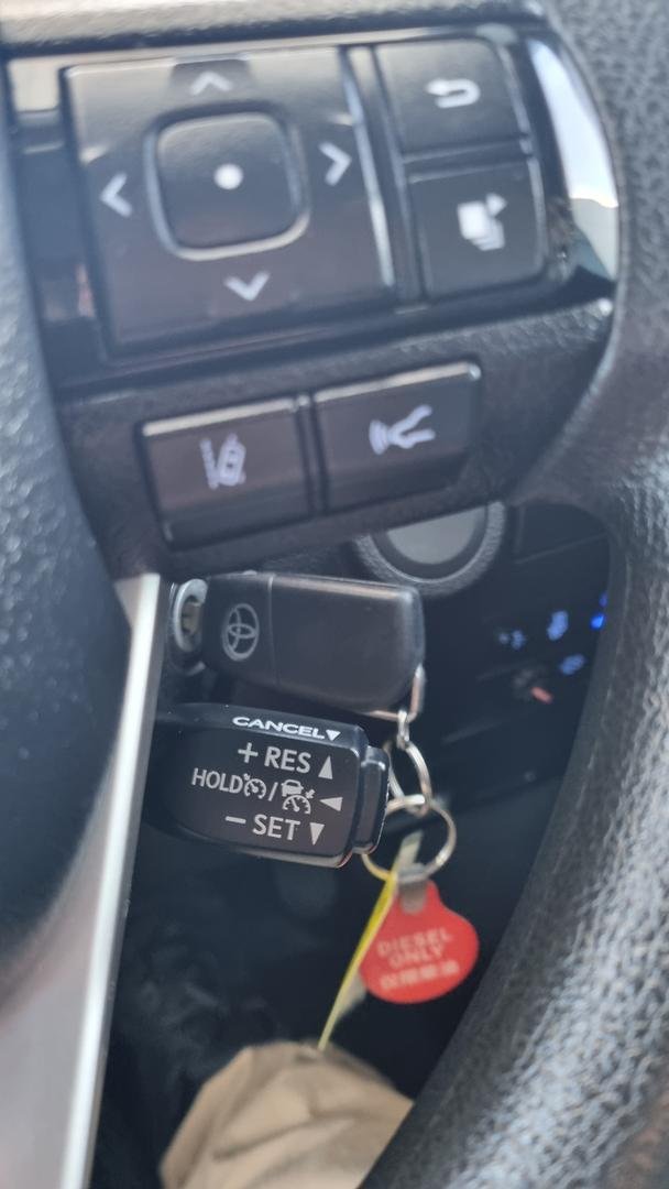 2022 Toyota Hilux SR