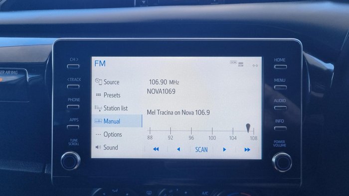 2022 Toyota Hilux SR