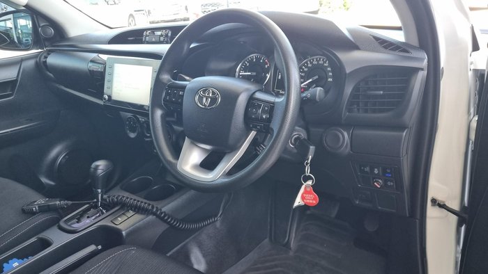 2022 Toyota Hilux SR