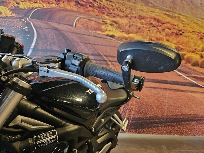 2018 Triumph Street Triple S 660 LAMS Street Triple Black