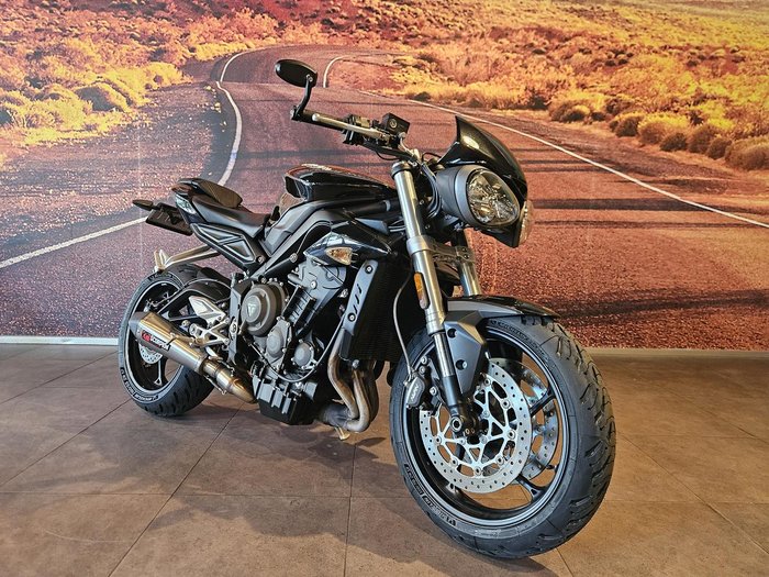 2018 Triumph Street Triple S 660 LAMS Street Triple Black