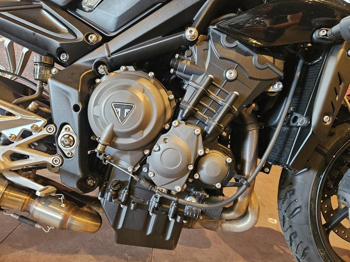 2018 Triumph Street Triple S 660 LAMS Street Triple Black