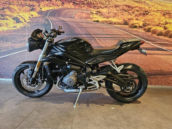 2018 Triumph Street Triple S 660 LAMS Street Triple Black