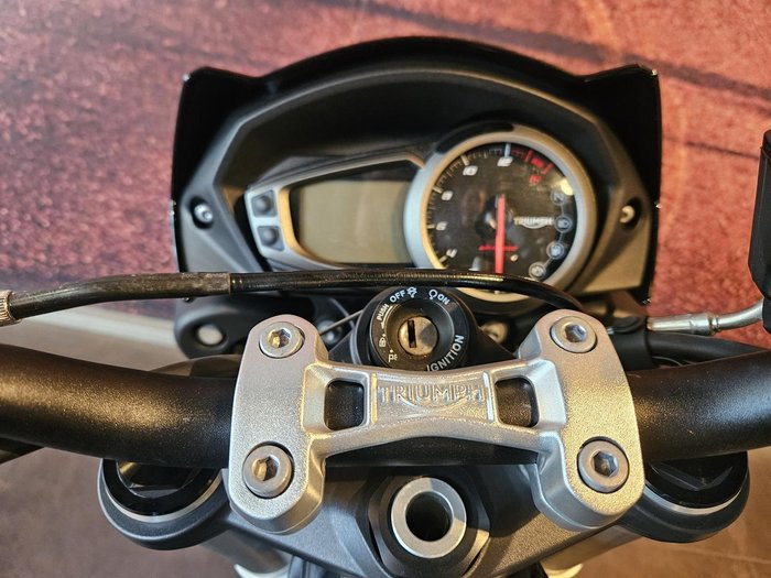 2018 Triumph Street Triple S 660 LAMS Street Triple Black