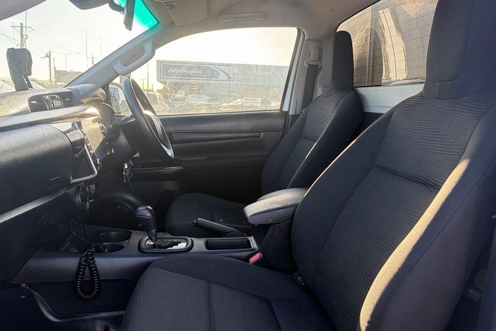2020 Toyota Hilux SR