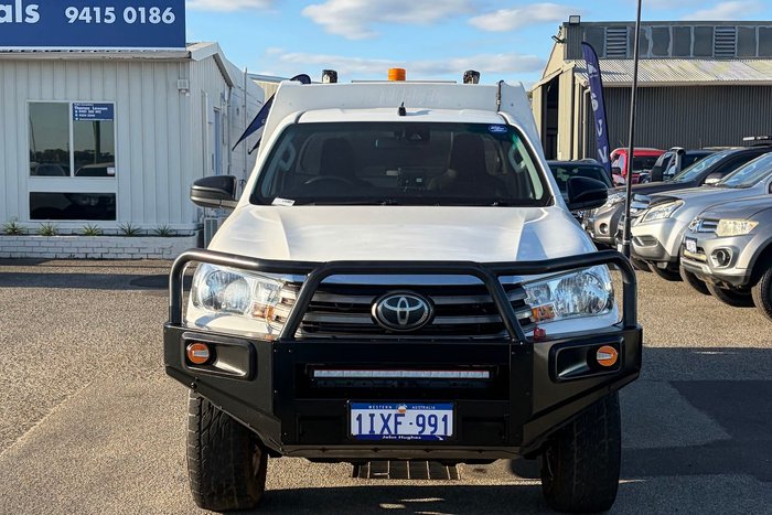 2020 Toyota Hilux SR