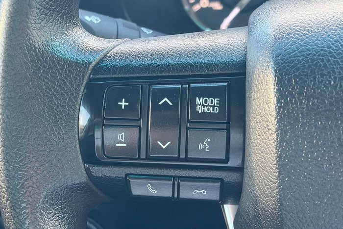 2020 Toyota Hilux SR